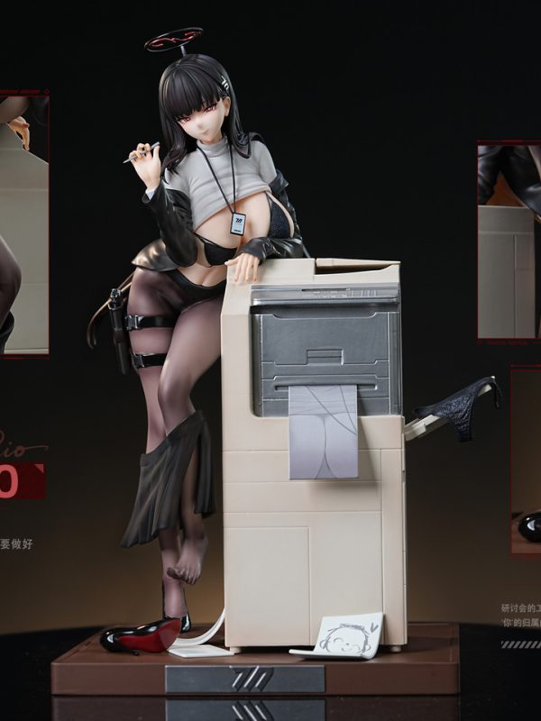 Tsukatsuki Rio sexy statue