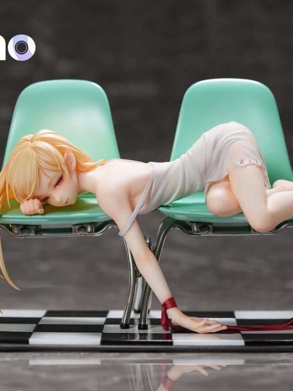 Shinobu Oshino figure